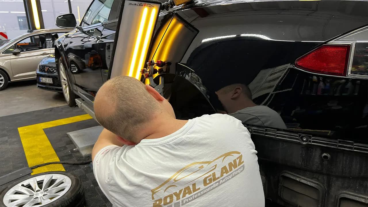 Karosseriearbeiten in der Werkstatt